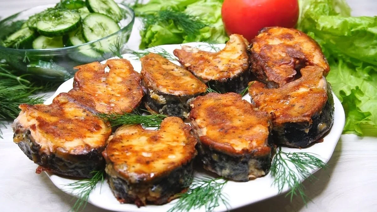 Proč zkušení kuchaři smaží rybu podle pravidla 2-1-4: Křupavá kůrka a jemné maso