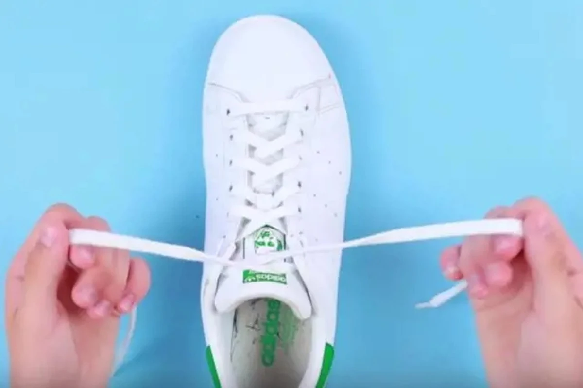 Proč se vám na botách pořád rozvazují tkaničky: vyzkoušejte uzel 