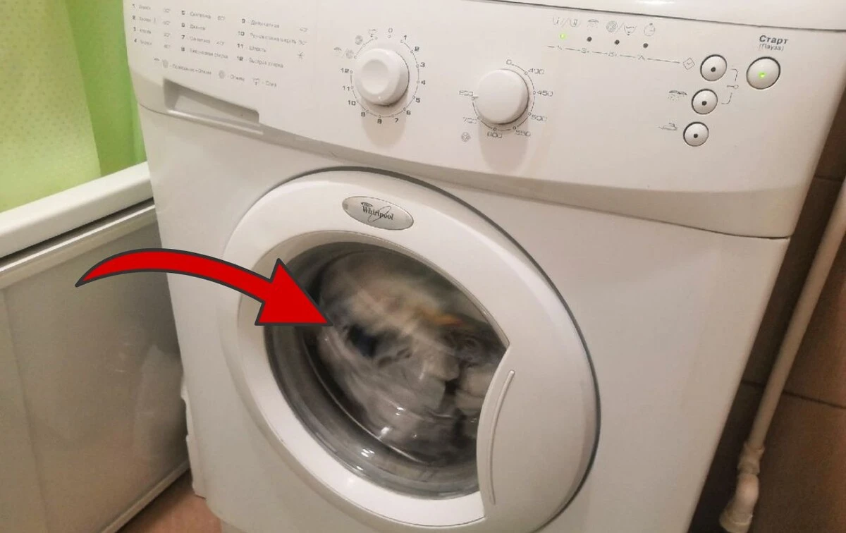 Jedna hloupá zvyklost ničí 90 % praček: Proč hospodyňky stále nevíte?