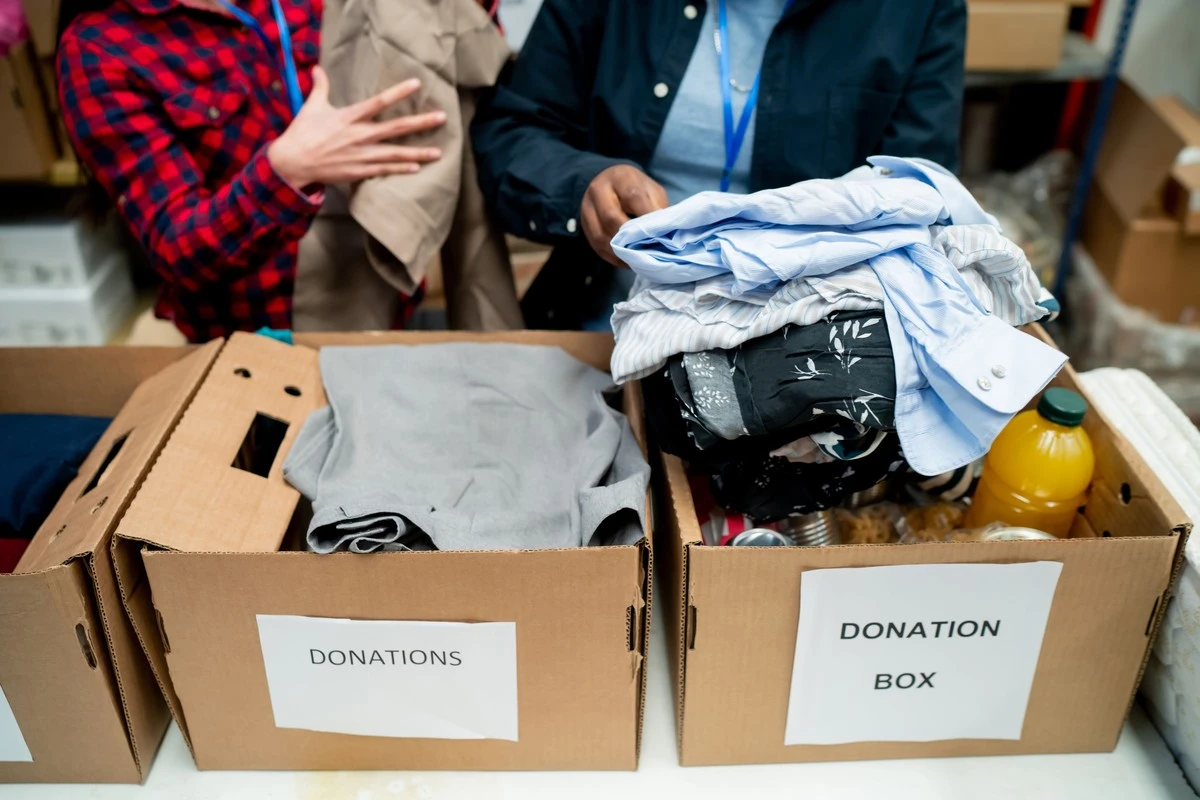 12 věcí z domácnosti, které dary do sekáče nepatří