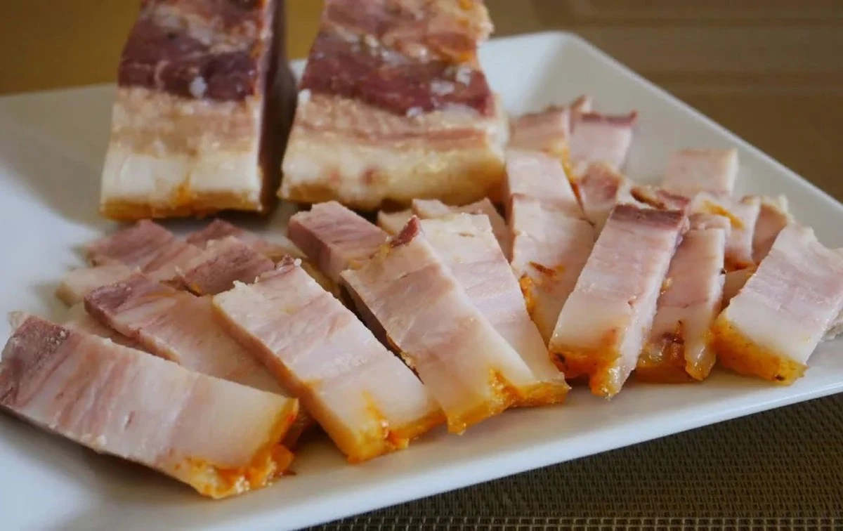 2 triky s barvou sádla, které prozradí stáří vepře na trhu