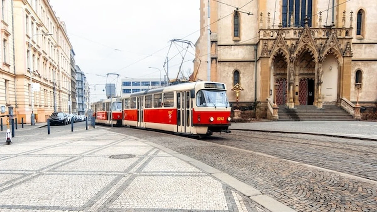 V Praze hrozí zdražení dopravy o 100 %! Zjistěte, jak se změní vaše jízdenky v roce 2026 - image 1