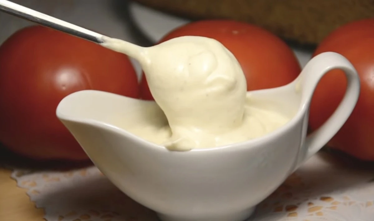 Skrytý nepřítel v lahvi: Toto jedno slovo na etiketě navždy změní váš pohled na majonézu