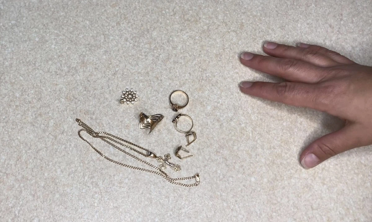 Domácí triky pro zářivé zlato: 2 lžíce něčeho a voda je promění jako nové