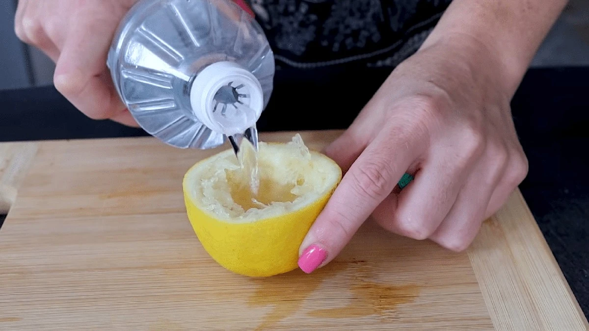 Zamražovat ocet v citronu? Tenhle trik vám ukáže, jak mít dokonale čistou domácnost za pár korun