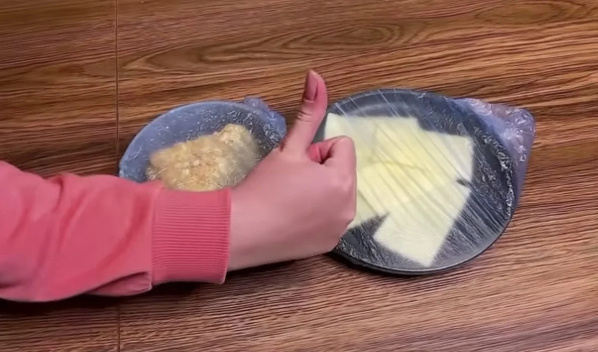 Proč se zkušené hostesky zbavují obalu na potraviny a volí lékařské návleky