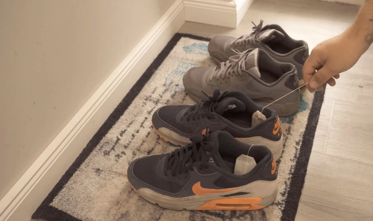 Proč dát místo kávy čajový sáček do boty: zimní "ombre" už není problém