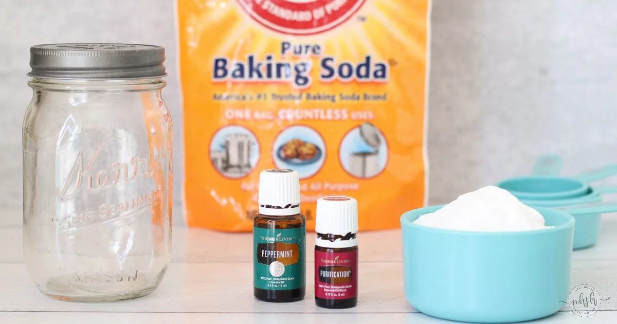 proczkusenihost-extra-2.webp Proč zkušení hostitelé dávají sklenici sody na okraj toalety - image 2