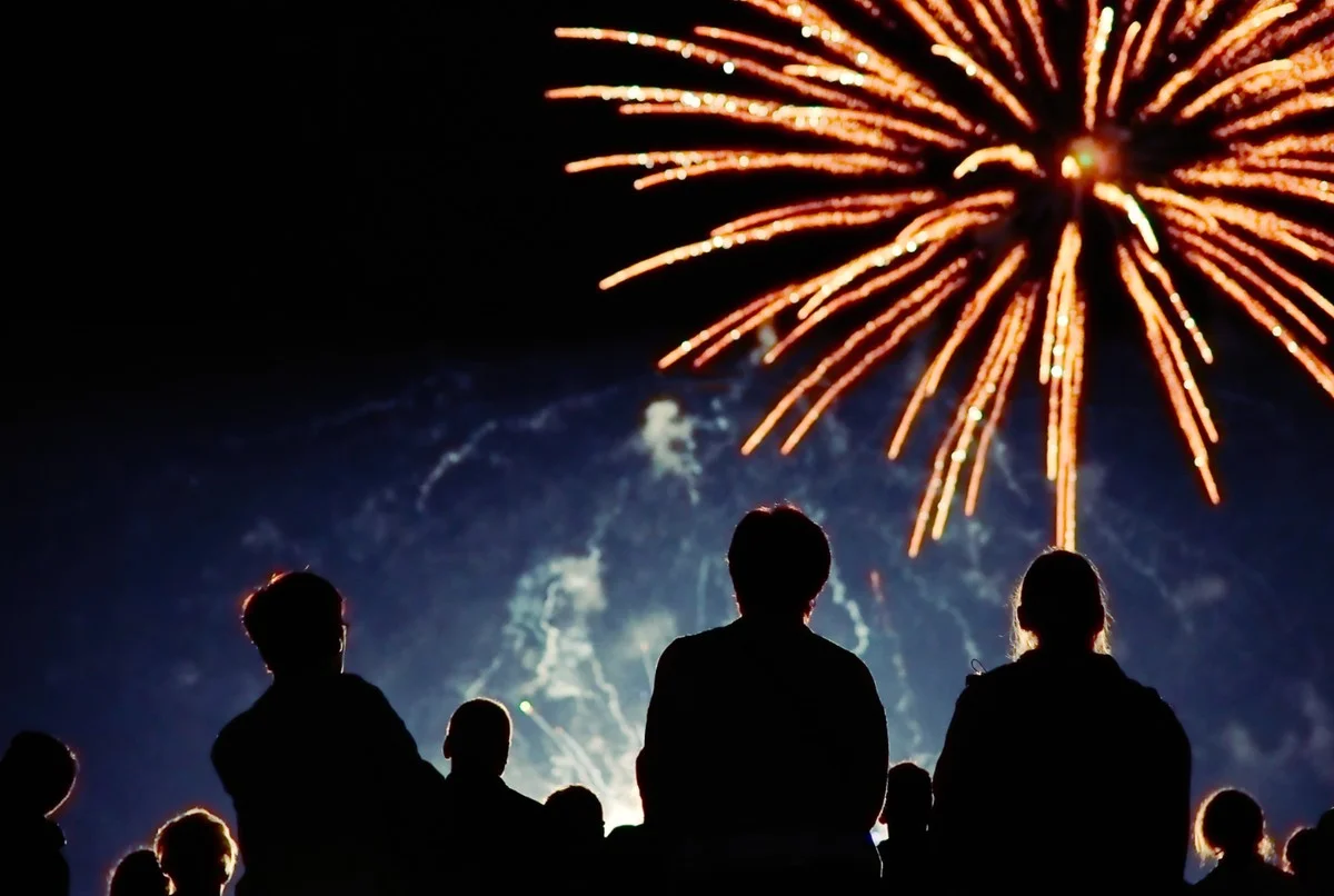 Co prozrazuje bílý povlak na prskavkách? Proč je doma raději nezapalovat - image 2