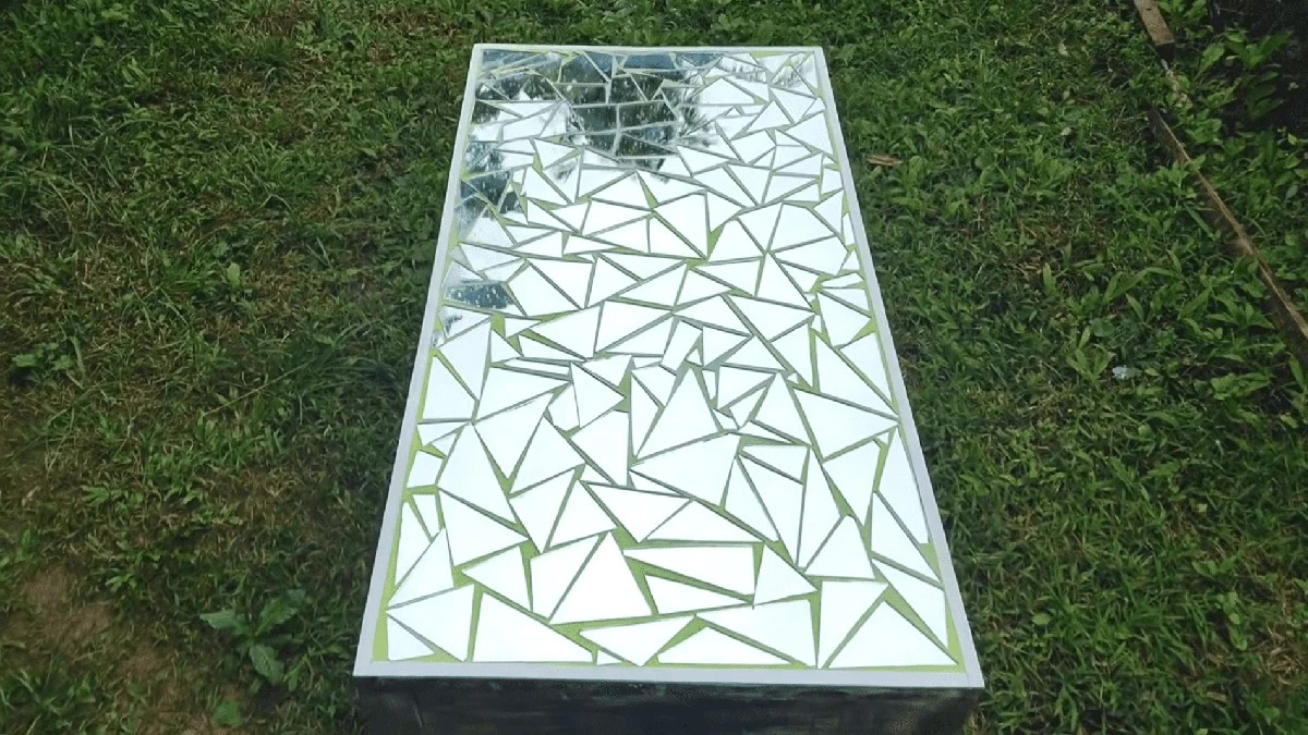 Jak starý stůl proměnit v umělecké dílo za pár korun