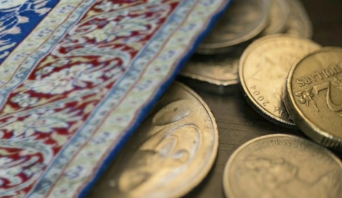 Proč zkušené hospodyňky dávají 3 mince pod rohožku