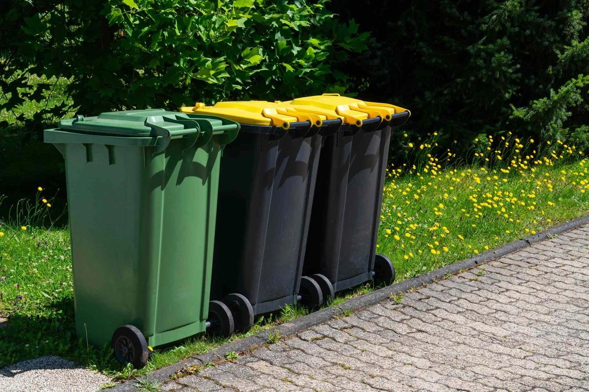 Placené koše pod sousedovým oknem: Je to opravdu tak velký problém?