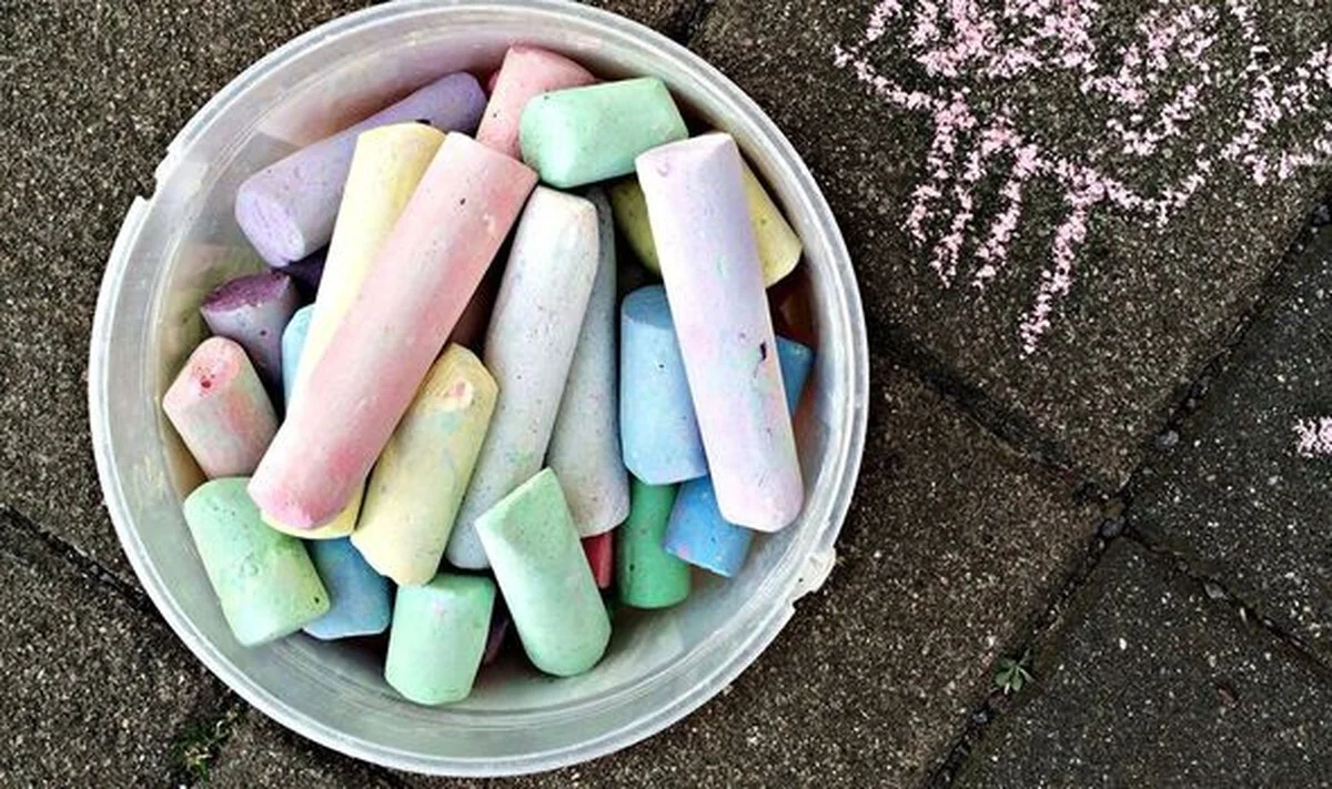 Proč se zkušené české hospodyňky dávají dva kousky křídy na parapet - image 1