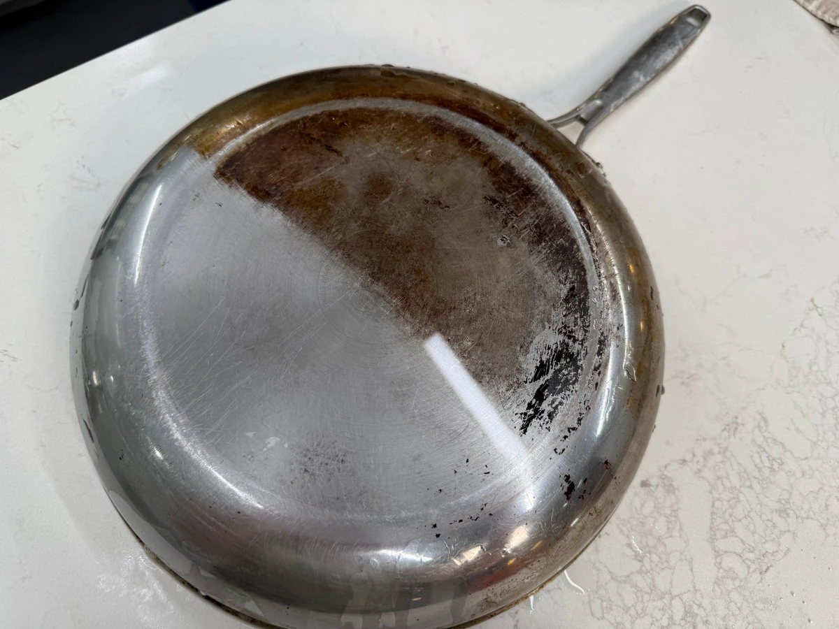 babickagalyaodh-extra-1.webp Babička Galya odhaluje trik za 10 minut: Tuhý připálený nános na pánvích zmizí - image 1