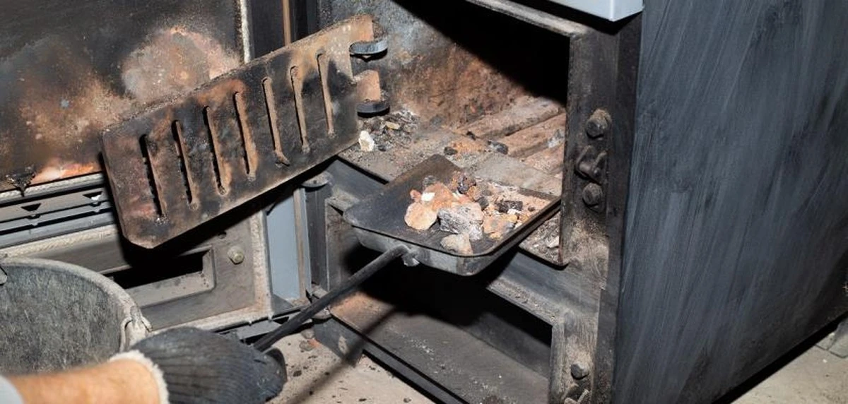 Prababiččiny litinové kotle už nikdy nebudou takhle zářit: 1 metoda, po které i staletý nálet 