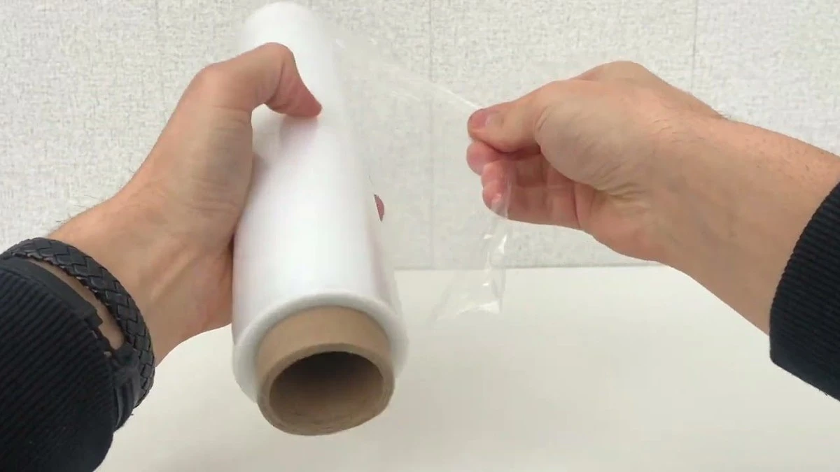 Proč zkušené hospodyňky dávají potravinářskou fólii do mrazáku