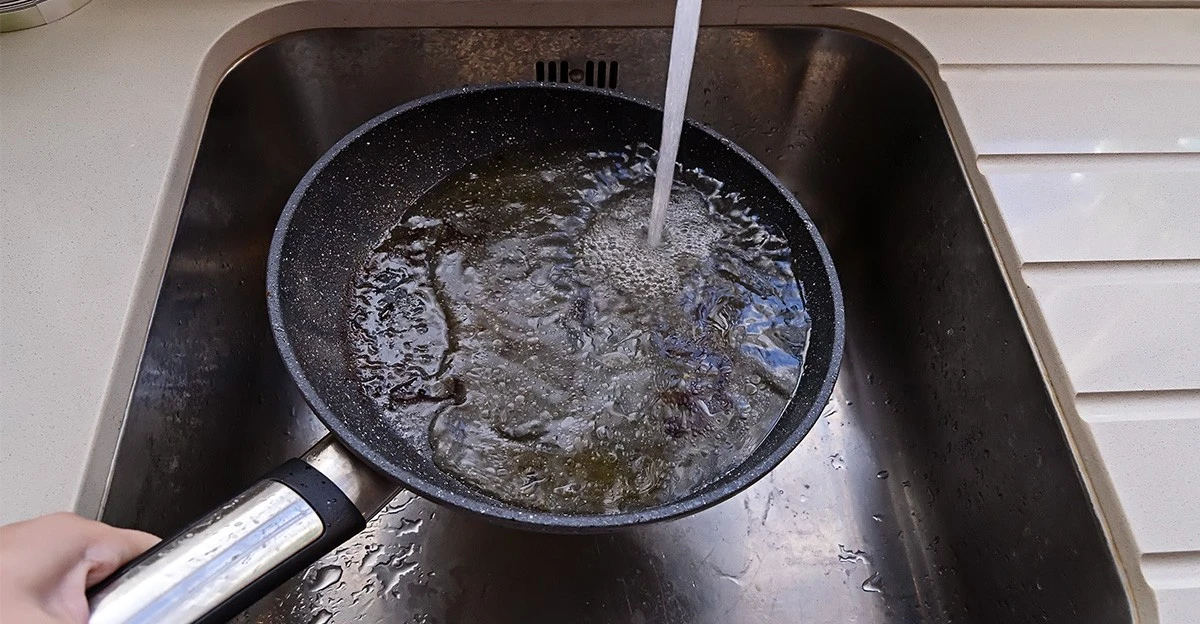 Už žádné připalování: stačila jedna „korunová“ směs a moje pánev je jako nová - image 1