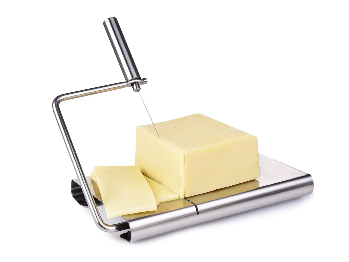 cestikuchariodh-extra-2.webp Čeští kuchaři odhalili tajemství perfektního krájení tortu a sýra: Horká voda je klíč! - image 2