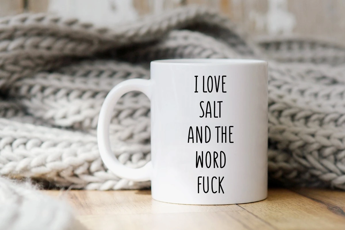 Старі бабусині хитрощі: як сіль та лавровий лист врятують ваші вікна від плісняви - image 1