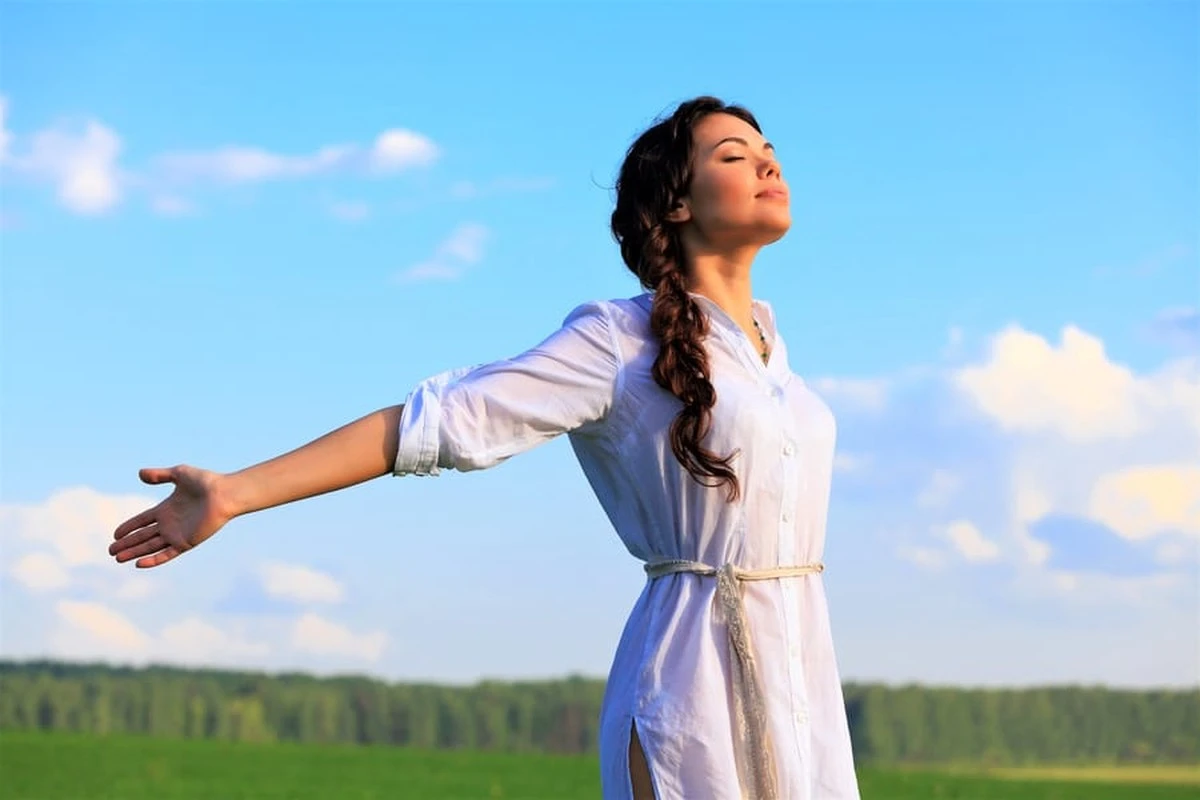 Závěs ručníku na dveře: čínský soused mi prozradil zapomenutý trik pro svěží domov - image 1