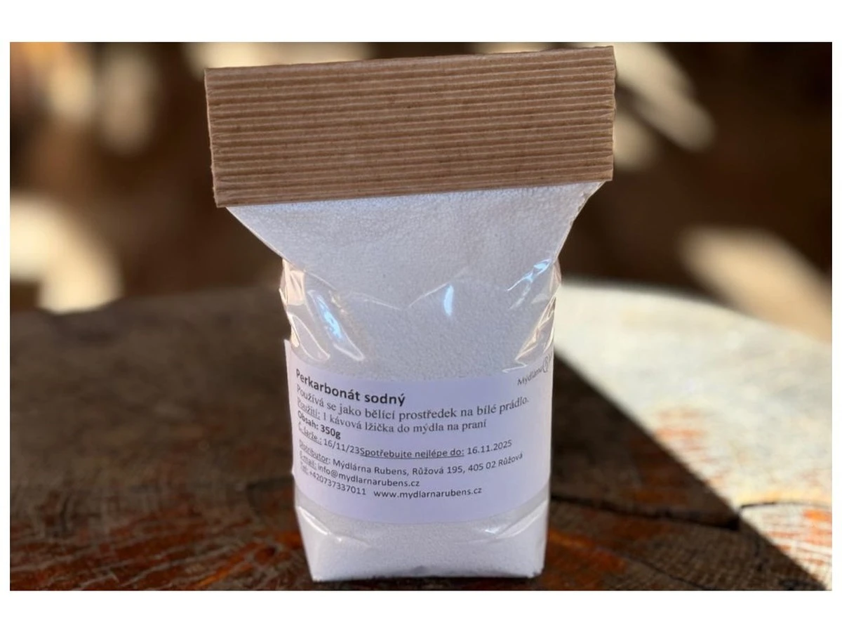 Zapomňte na chemií: Japonec skrytý trik pro zářivě bílé utěrky za pár korun - image 2