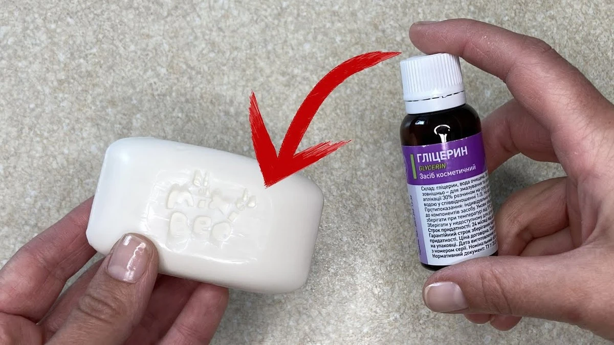 tento20korunovy-extra-1.webp Tento 20korunový zázrak nahradil 5 čisticích prostředků: ukážu vám, jak používat glycerin - image 1