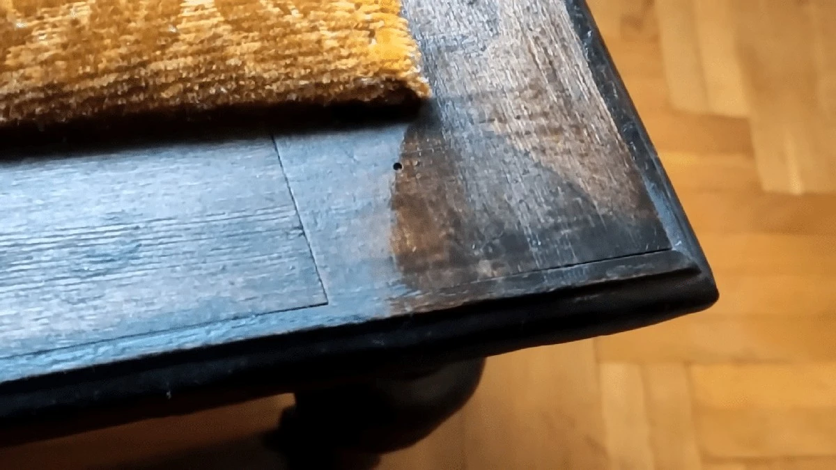 Stará skříň jako nová: 2 kapky z kuchyně oživí nábytek bez chemie