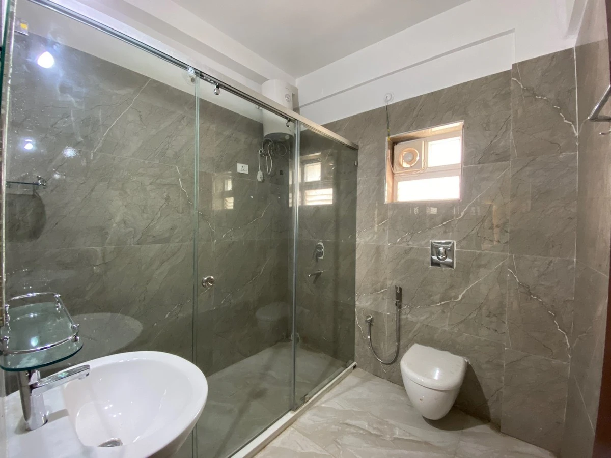 zamaskiruemvlaz-extra-2.webp Замаскируем влажность: как сделать ванную сухой и стильной без вытяжки - image 2