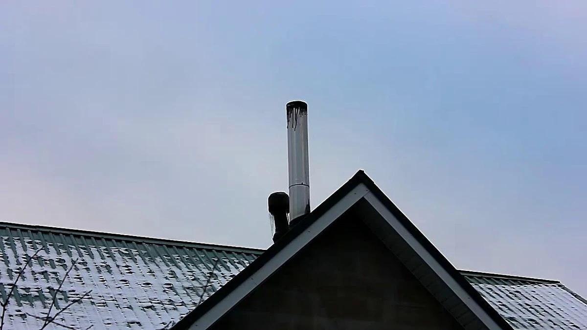 Dymník bez sazí za pár minut: Sousedův trik z kotelny, který šetří peníze i čas