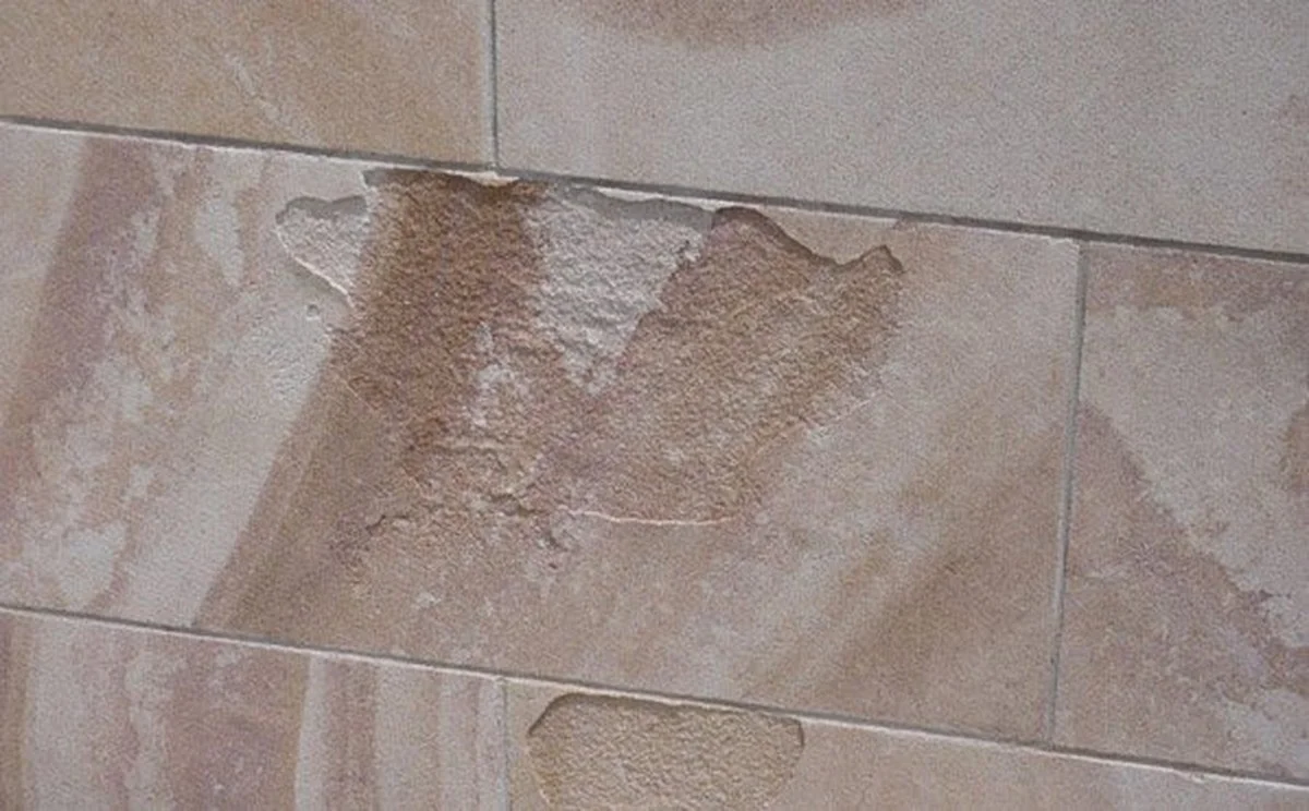 8 věcí, které okamžitě přestanete čistit citronem: Poškodíte si jimi drahé povrchy i zdraví - image 2