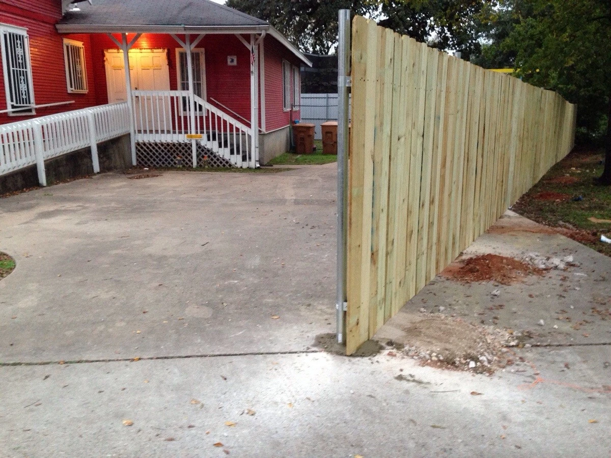 Smíte natřít stranu plotu souseda? Zjistěte, co dřív udělat - image 2