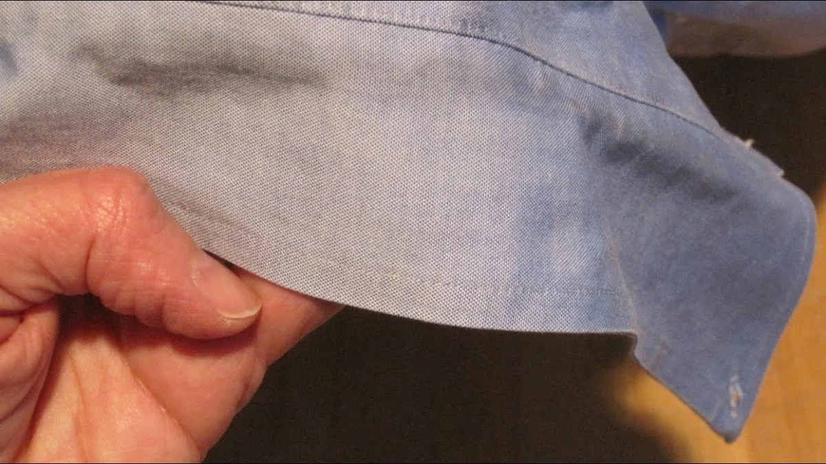 Proč už nikdy neperu celou bundu: Stačí jeden specifický roztok a 5 minut na mastné rukávy - image 2