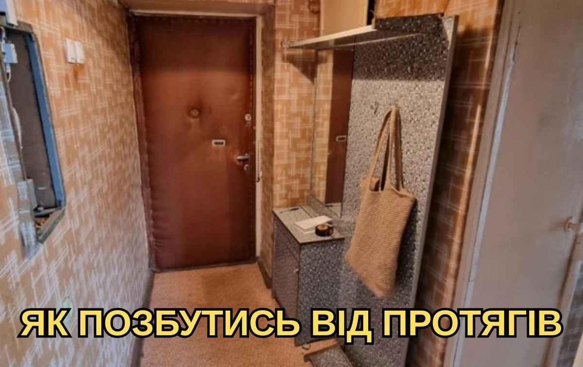 Proč se v zimě drží teplo u dveří: Mistrův trik s pěnovou trubkou