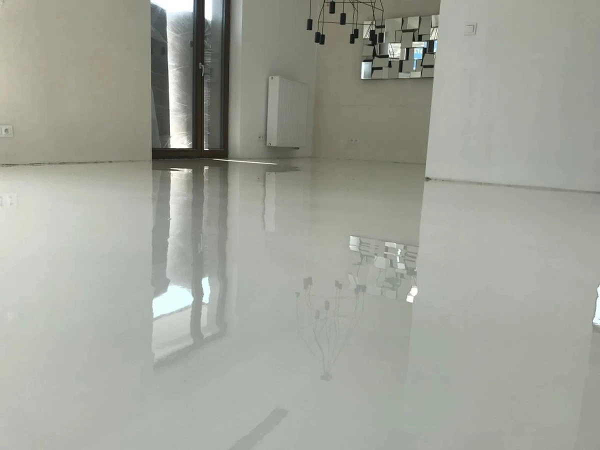 1 lžíce na vědro vody: Váš trik na dokonale lesklou podlahu bez námahy - image 1