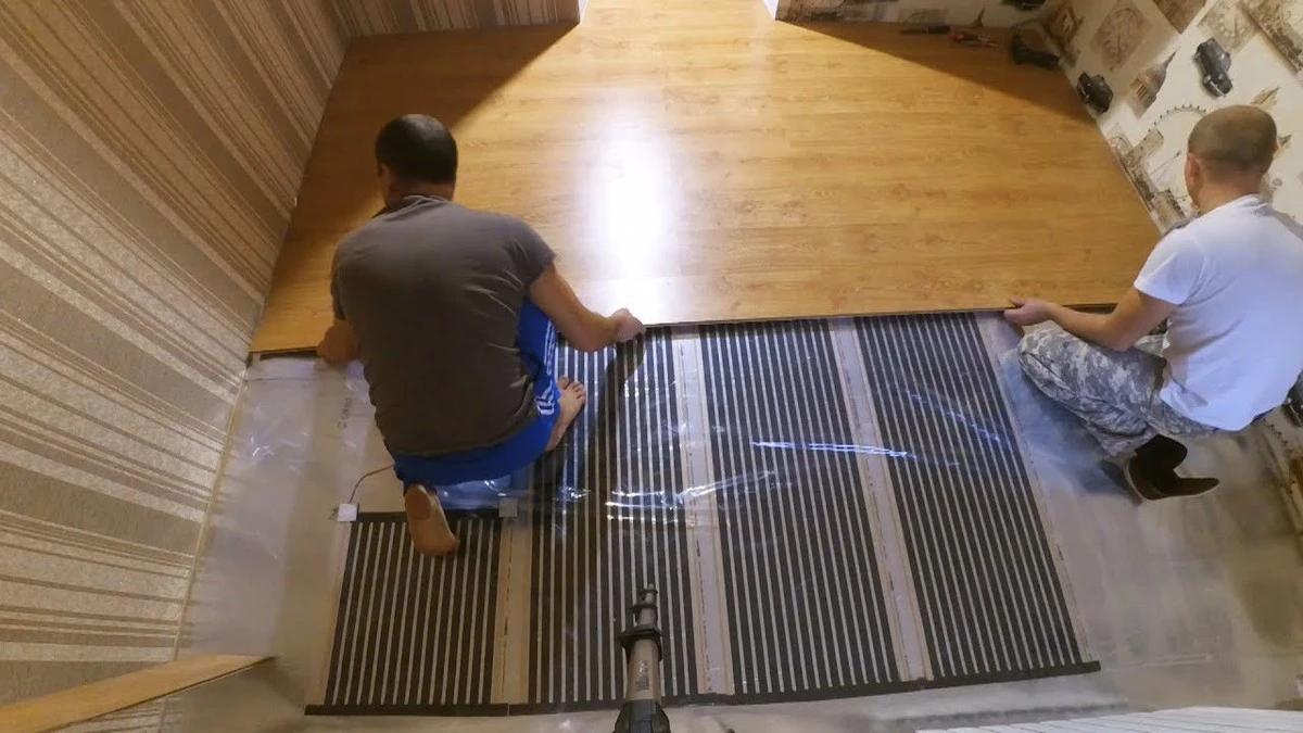 Teplá podlaha bez drahé instalace: Norský trik, který změní váš domov