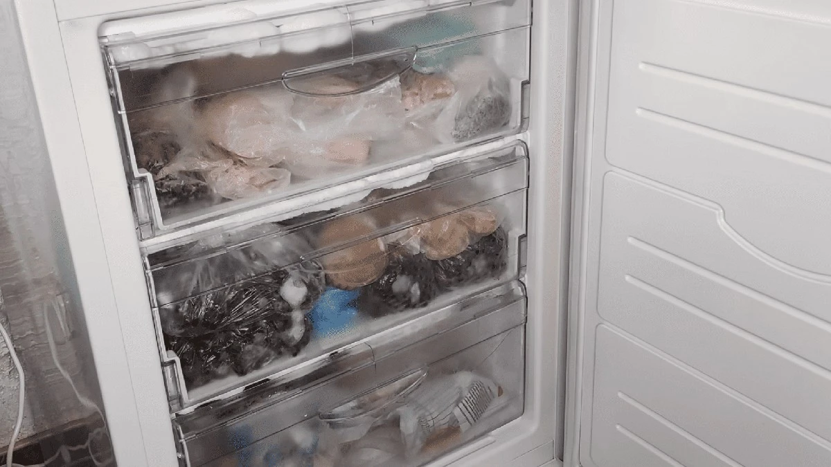 Jak rozmrazit mrazák za 20 minut místo 3 hodin: moje osvědčená metoda