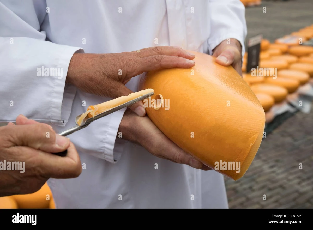 Jedna kapka jódu odhalí pravdu: Jak za 2 sekundy doma poznat sýr s palmovým olejem - image 1