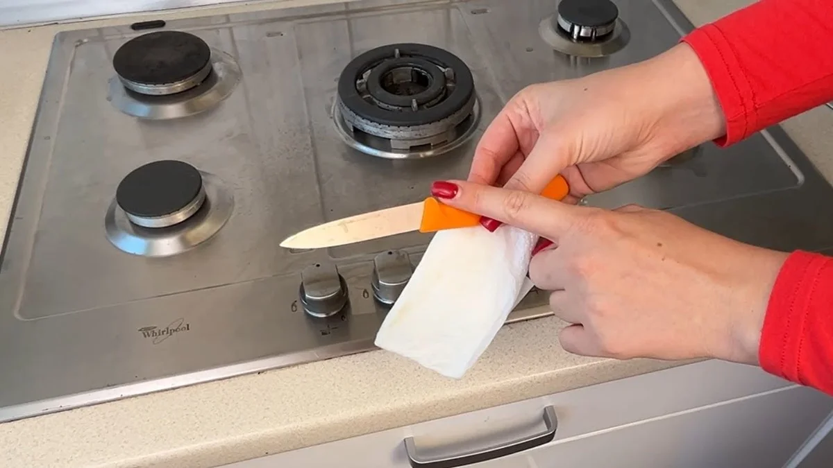 Zkušení kuchaři nedají dopustit na tyto dvě levné věci: Sporák září i při starém připálení - image 2