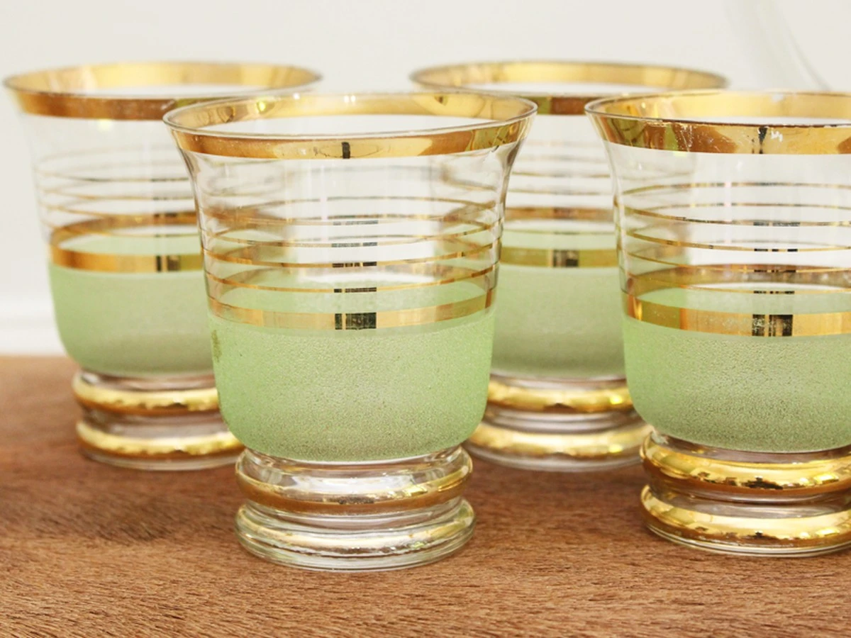 sperkyz90letzap-extra-2.webp Šperky z 90. let za pár korun dnes stojí jmění: v čem tkví trik nádobí, ze kterého nikdo nepil - image 2