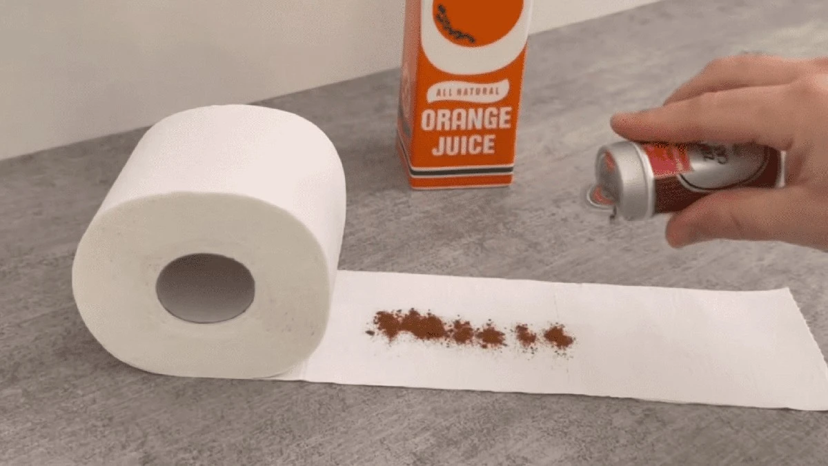 Šroubovaná toaletní role s